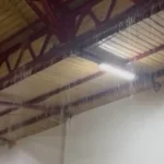 Plouă în Gara de Nord. Podeaua s-a inundat în urma furtunii de vineri seară