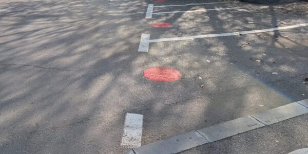 poți parca gratuit
