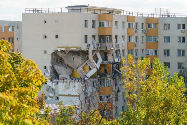 Distrigaz Sud anunță că încep reparațiile la conducta de gaze afectată de explozia din Rahova. Foto: Inquam Photos/ Pana Tudor