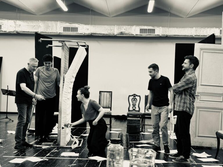 Yuri Kordonsky revine în România și montează Metamofroza de Franz Kafka, la Teatrul Excelsior