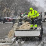 Peste 300 de utilaje de deszăpezire acționează, în Capitală. Bucureștiul, sub cod portocaliu de ninsoare: FOTO: PMB