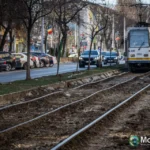 Linia 32, în reparații după ce gazonul a afectat structura șinei