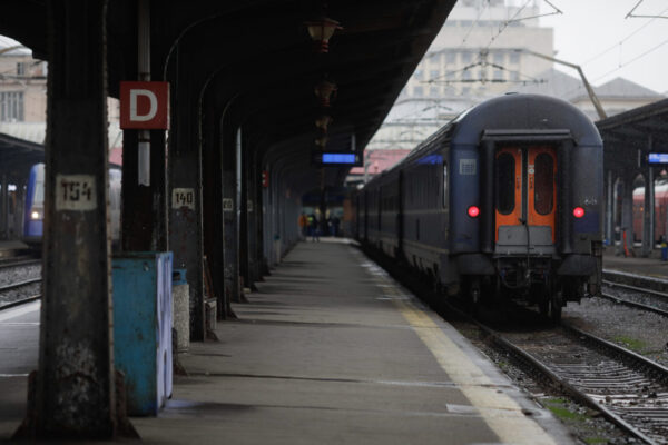 Întârzieri de o oră pe rutele CFR dinspre Târgu Jiu și Iași, spre Capitală | FOTO: Inquam Photos / George Călin