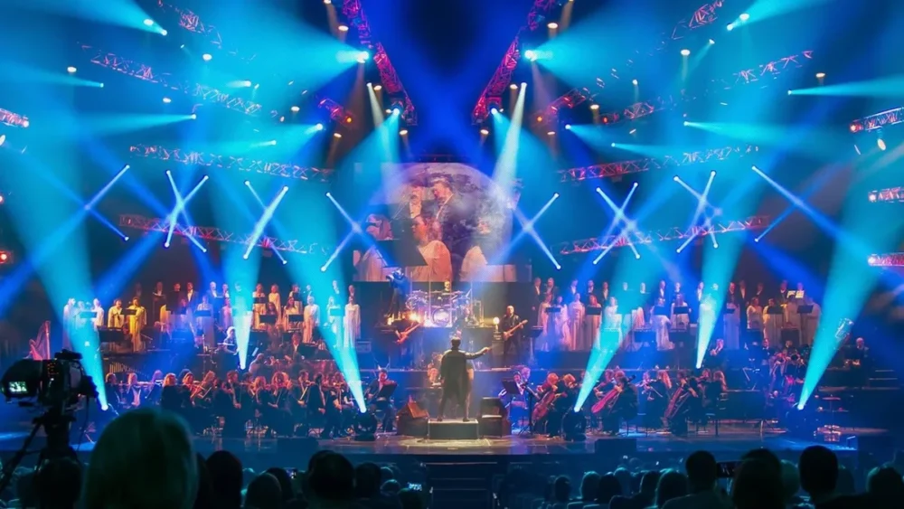 Rock Symphony Orchestră cânta la Sala Palatului, cu casa închisă. FOTO: iabilet.ro