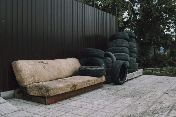 Sector 5 | Primăria colectează gratuit deșeurile voluminoase, sâmbătă | FOTO: Nick Sorockin via Unsplash.com