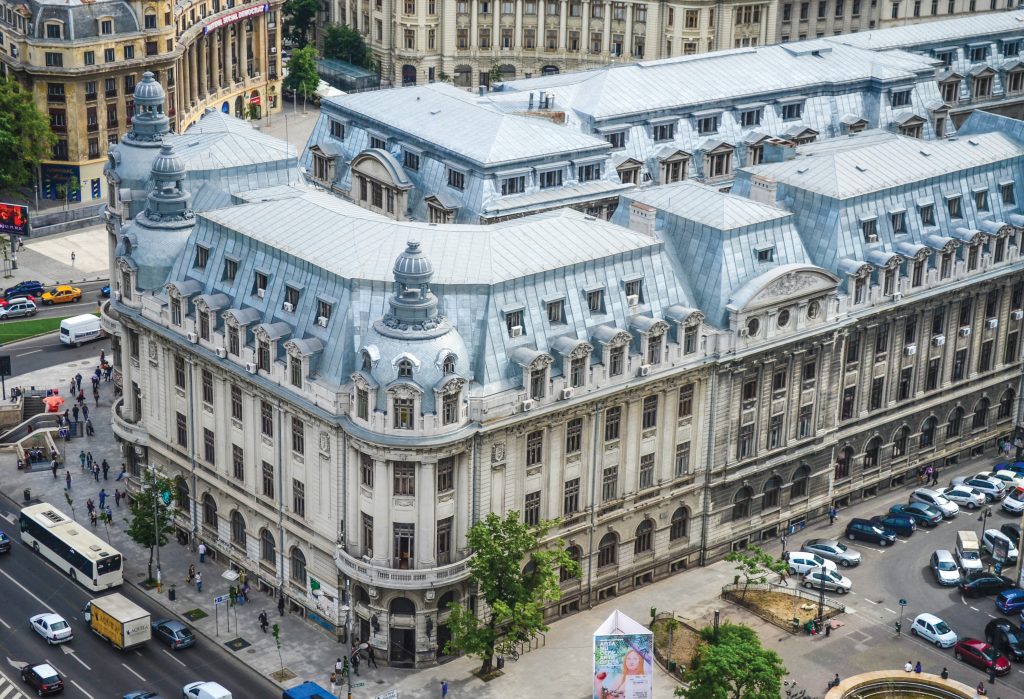 FJSC organizează simularea examenului de admitere la finalul lunii martie. Când au loc înscrierile | FOTO: Unibuc