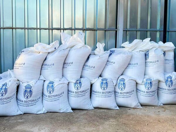 Sector 1 | Primăria distribuie gratuit material antiderapant asociațiilor de proprietari | FOTO cu caracter ilustrativ: Arhivă