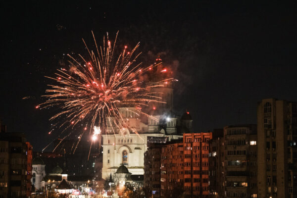 „Fără artificii și petarde în București”. FOTO: Inquam Photos/Alexandru Nechez.