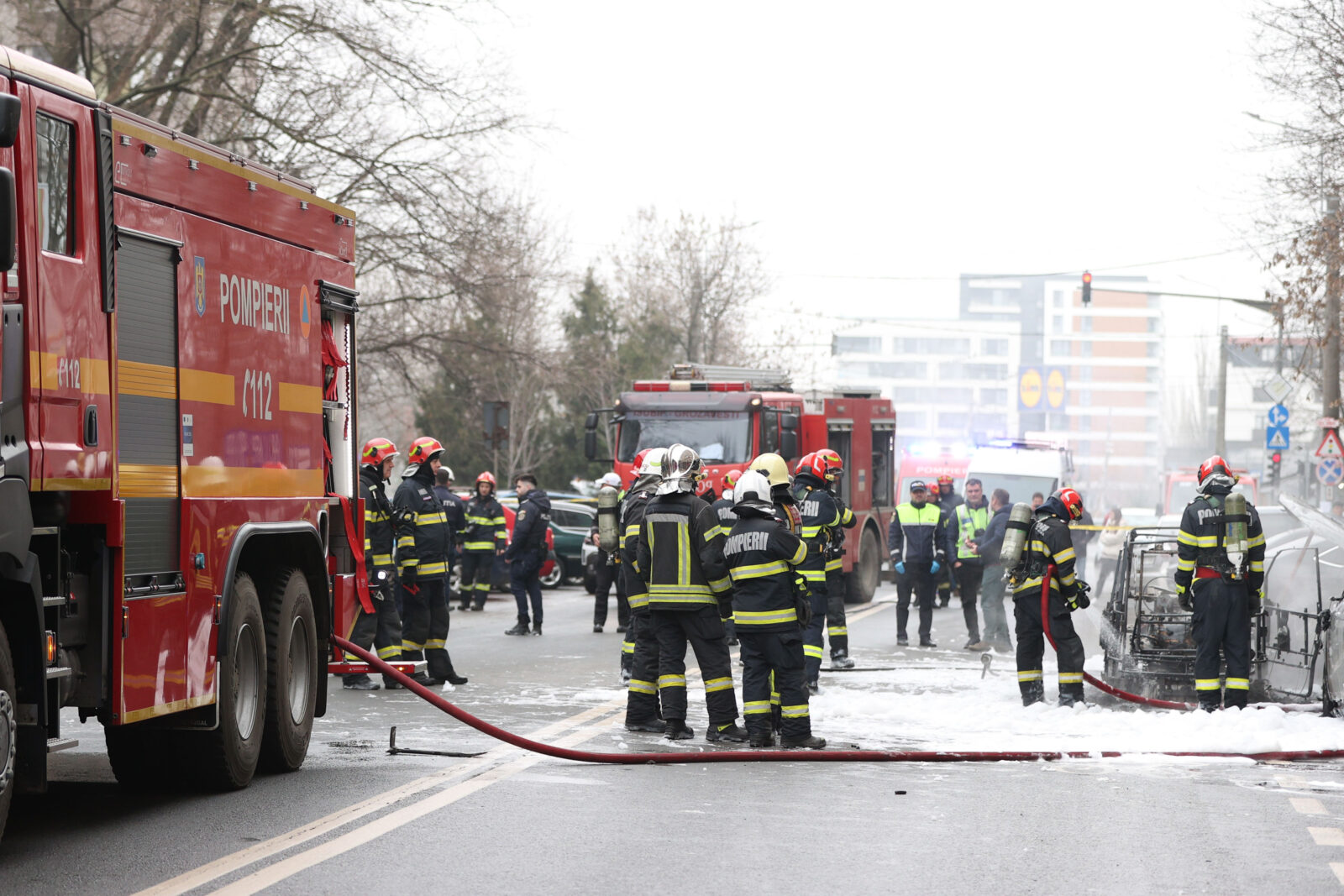 Incendiu, în apropierea Spitalului Fundeni. A luat foc un generator electric