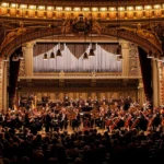 Două concerte simfonice, pe scena Filarmonicii George Enescu. Pianista Zee Zee și dirijorul Duncan Ward cântă cu casă închisă. FOTO: Filarmonica George Enescu