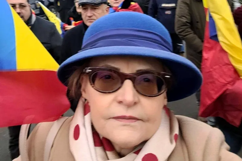 diplomele lui Nicușor Dan