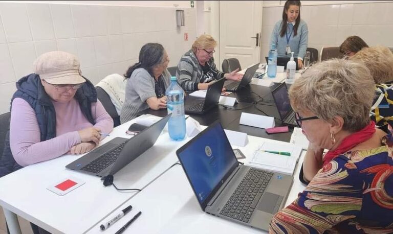 Sector 2 | Pictură și cursuri de limbi străine pentru seniori, la Centrul „Sf. Dumitru”