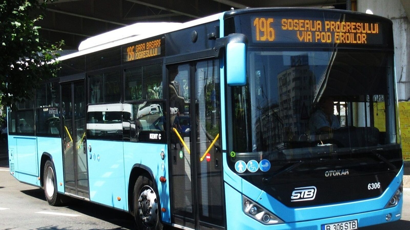 Autobuzele liniei 196 vor circula pe un traseu prelungit, din acest weekend. FOTO: TPBI
