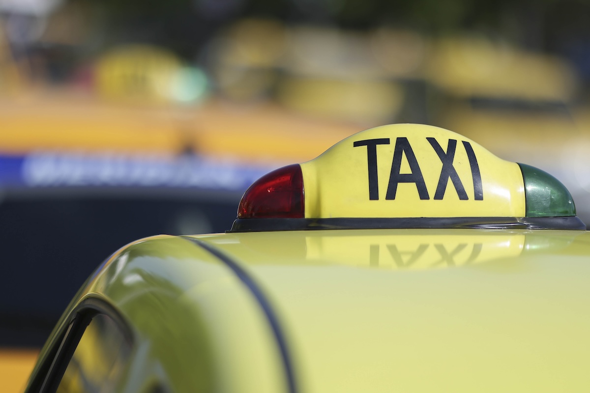 Primăria Capitalei a scos la concurs 1.000 de autorizații de taxi. Este prima procedură de atribuire din acest an