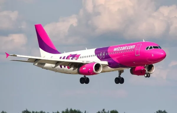 Modul avion dispare la Wizz Air. Pasagerii vor avea acces la Starlink, de anul viitor. FOTO: Wizzair