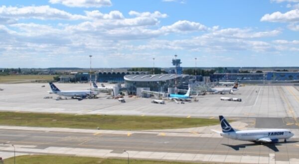 28 de zboruri anulate Otopeni