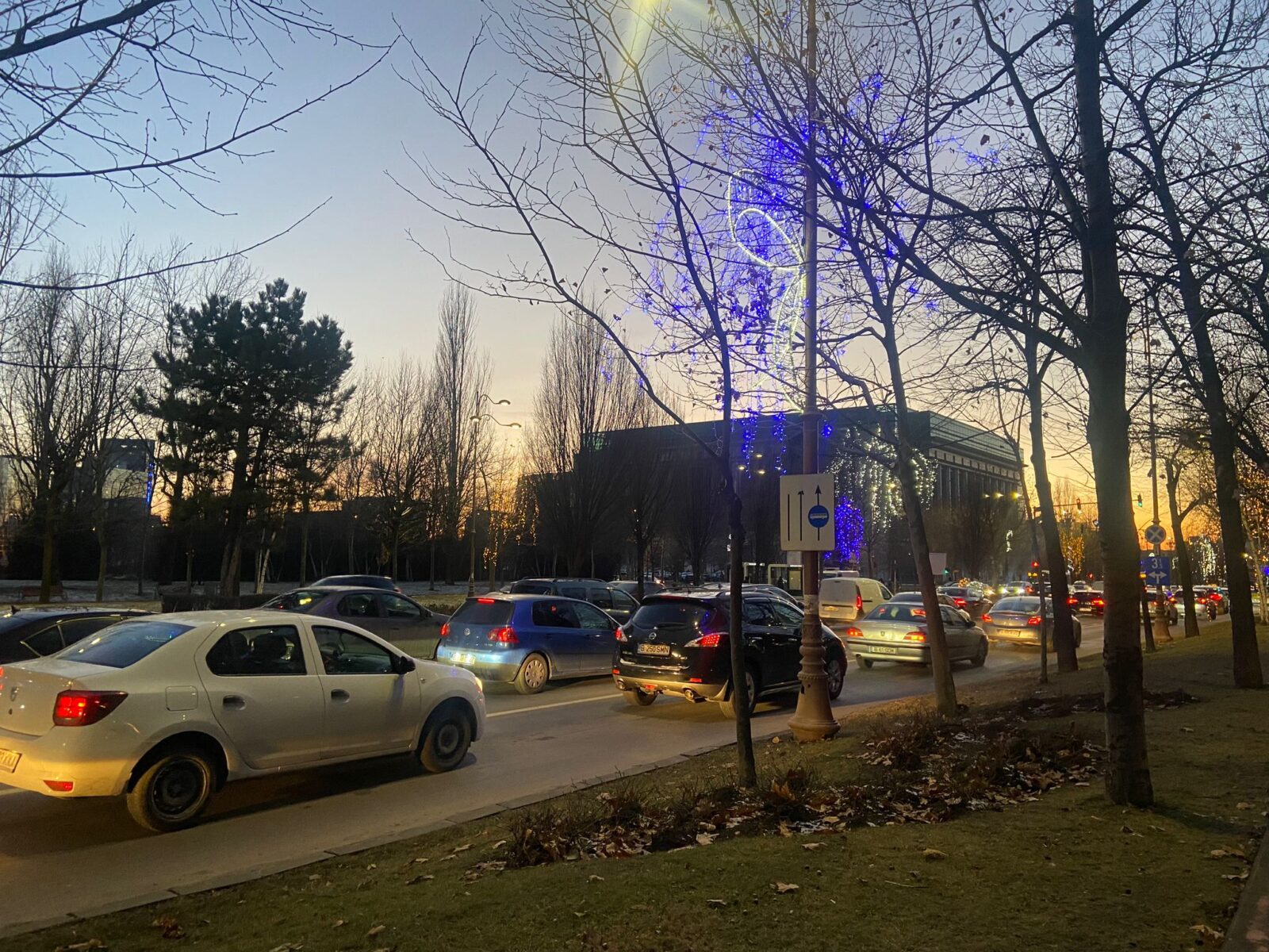 Aproape 3.000 de amenzi, pentru circulația pe benzile unice pentru STB, în 2025. Foto: Arhivă