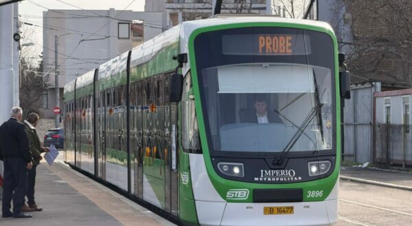 Primele tramvaie bucla-terminus a fostei linii 5