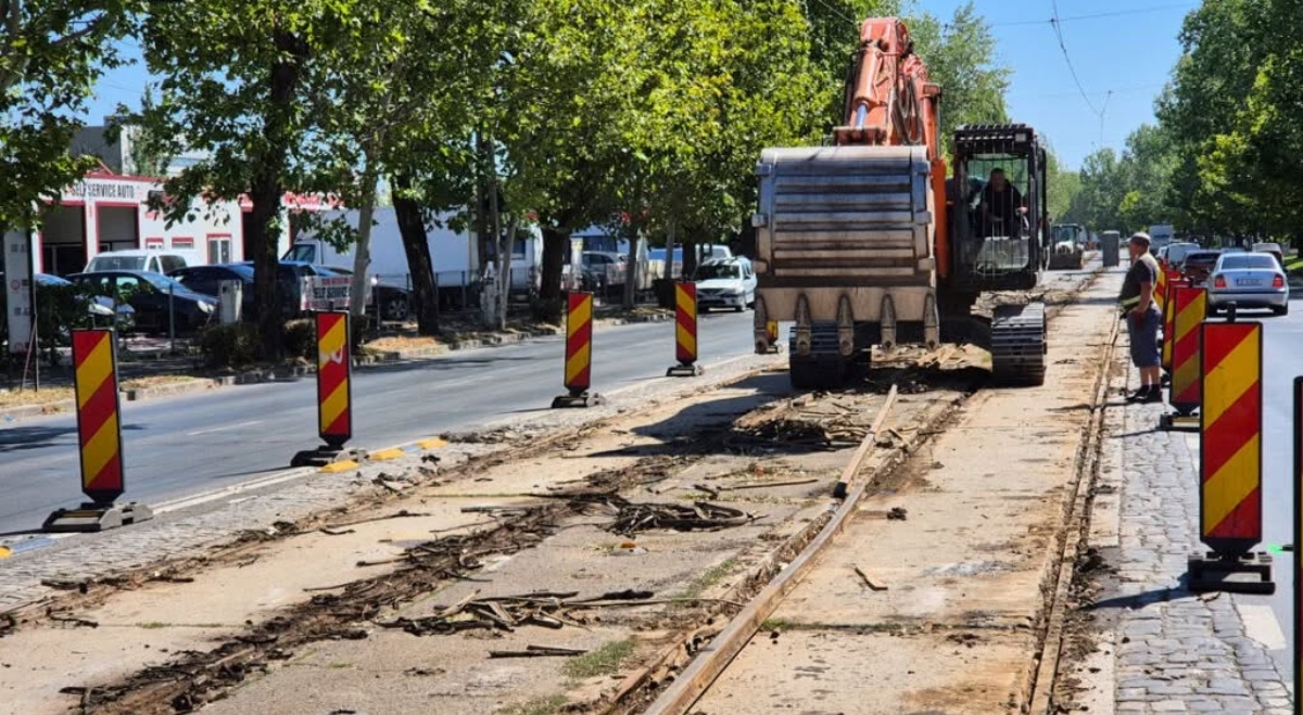 Lucrări pe patru loturi de linie de tramvai