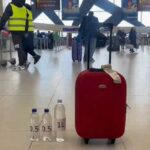 Premieră pe Aeroporturile Capitalei | Limita de 100 de ml de lichide pentru bagajele de mână a fost eliminată. Câtă apă pot pasagerii să ia cu ei
