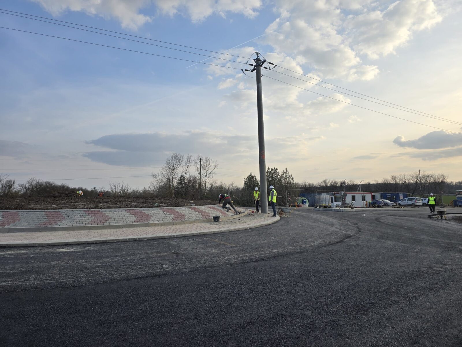 S-a turnat un strat de asfalt pe primul tronson din Centura Brănești. Scrioșteanu anunță care este stadiul lucrărilor