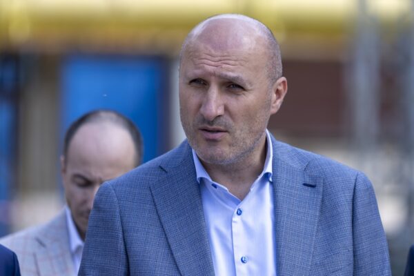 Directorul trimis în judecată pentru corupţie se poate întoarce la şefia ELCEN. Claudiu Creţu scapă şi de interdicţia de a părăsi ţara. Foto: Inquam Photos / Gyozo Baghiu