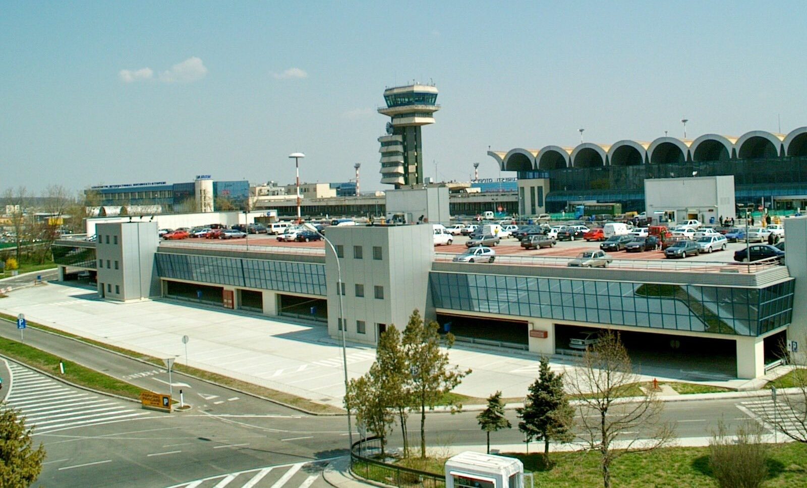 Parcarea de la Sosiri Aeroportul Otopeni