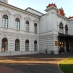 Evenimente pentru comunitate, la Palatul Suțu. Sesiunile se desfășoară pe parcursul a trei luni. FOTO: Wikipedia