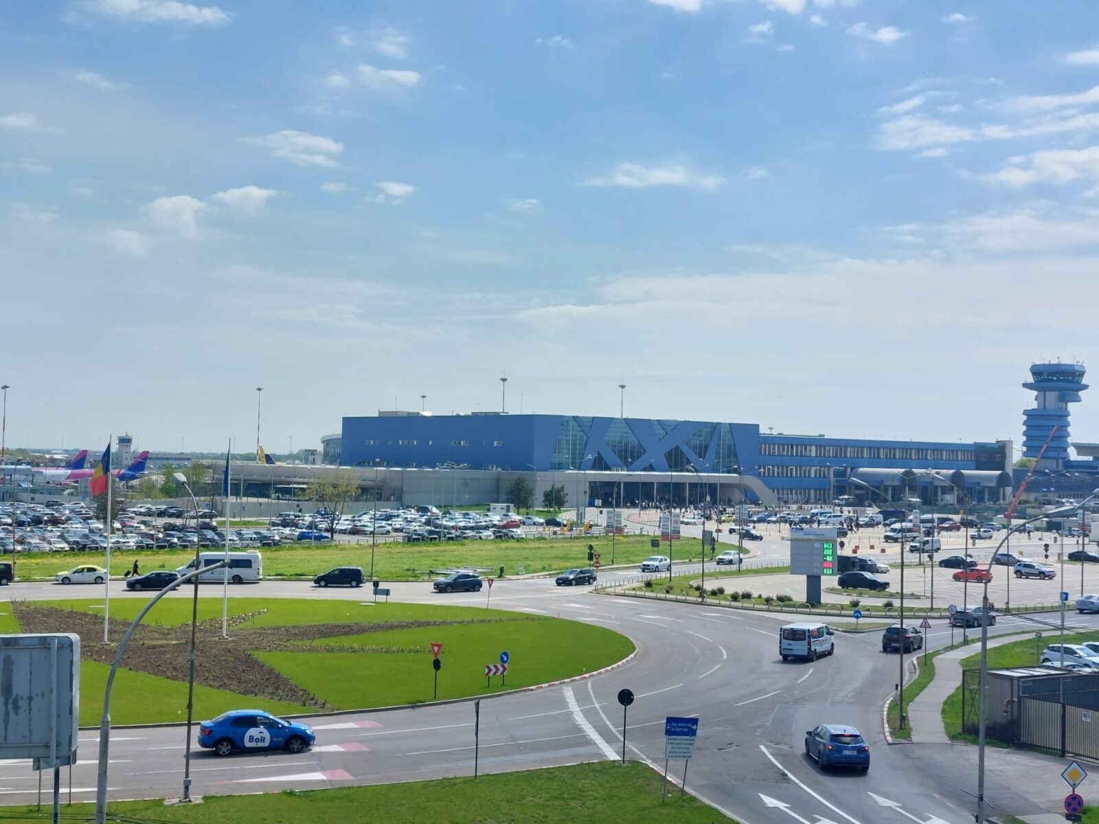 O companie low-cost renunță la aproape toate cursele de pe Otopeni