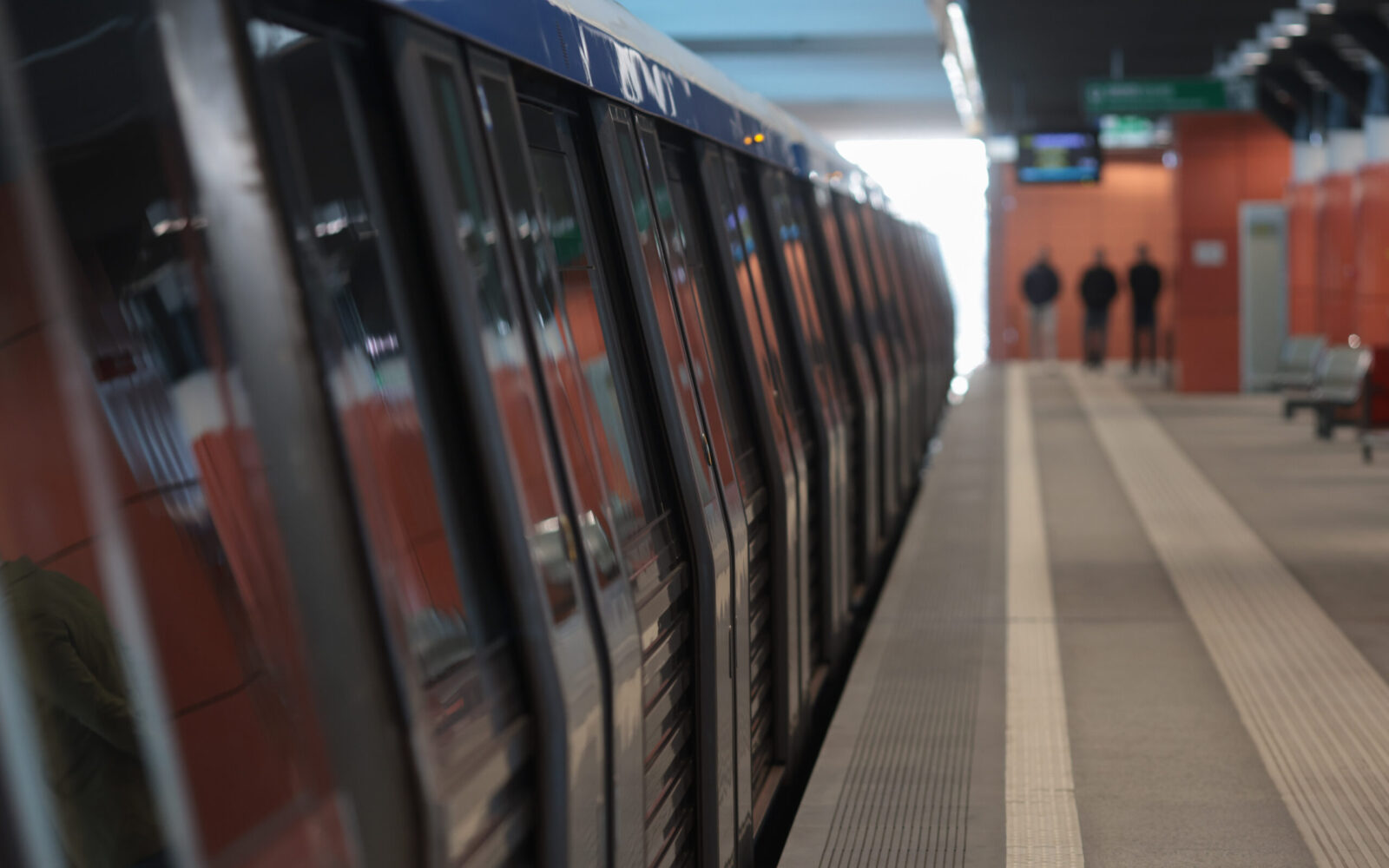 Călătoria cu metrou se scumpește cu 40%. De la ce dată intră în vigoare noul tarif