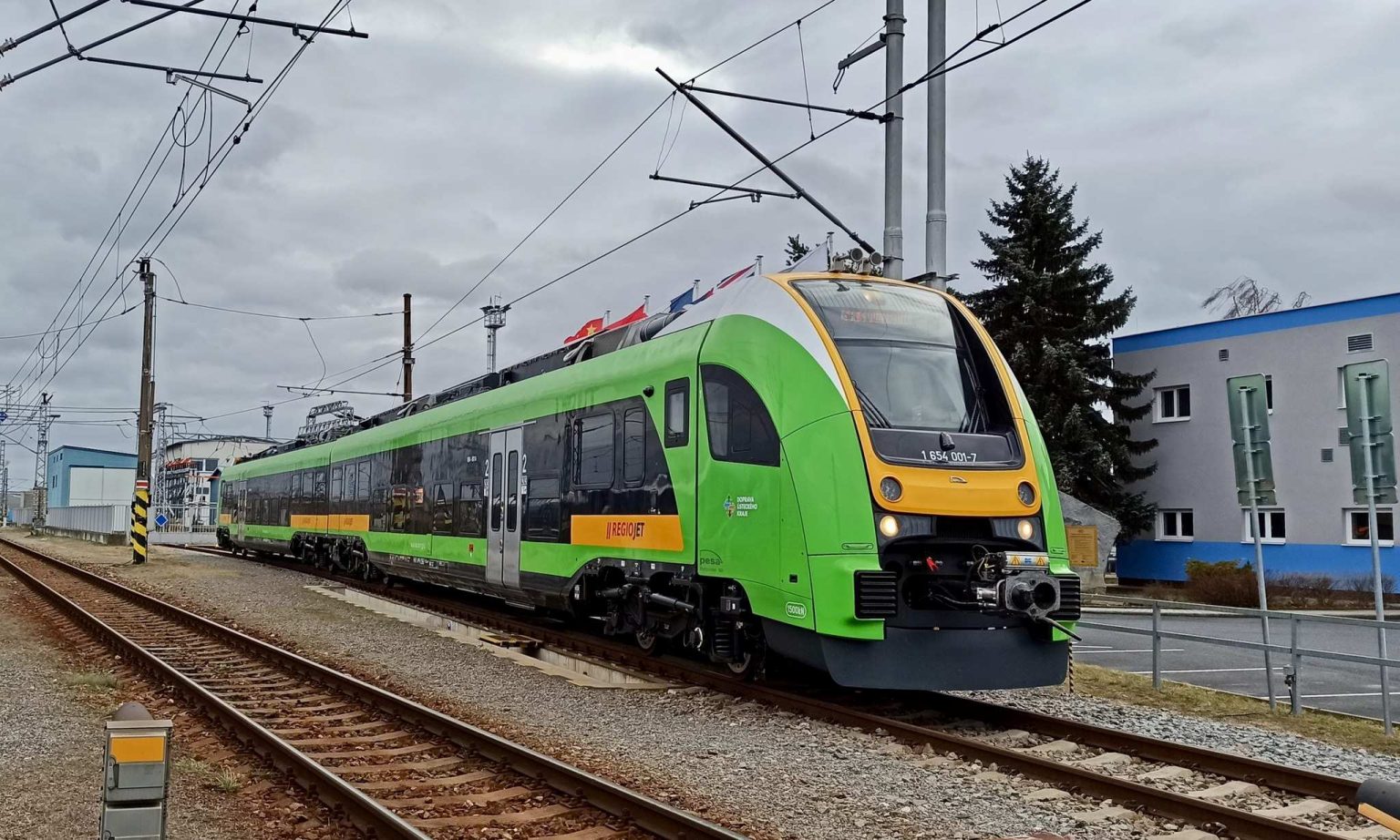 trenuri noi PESA