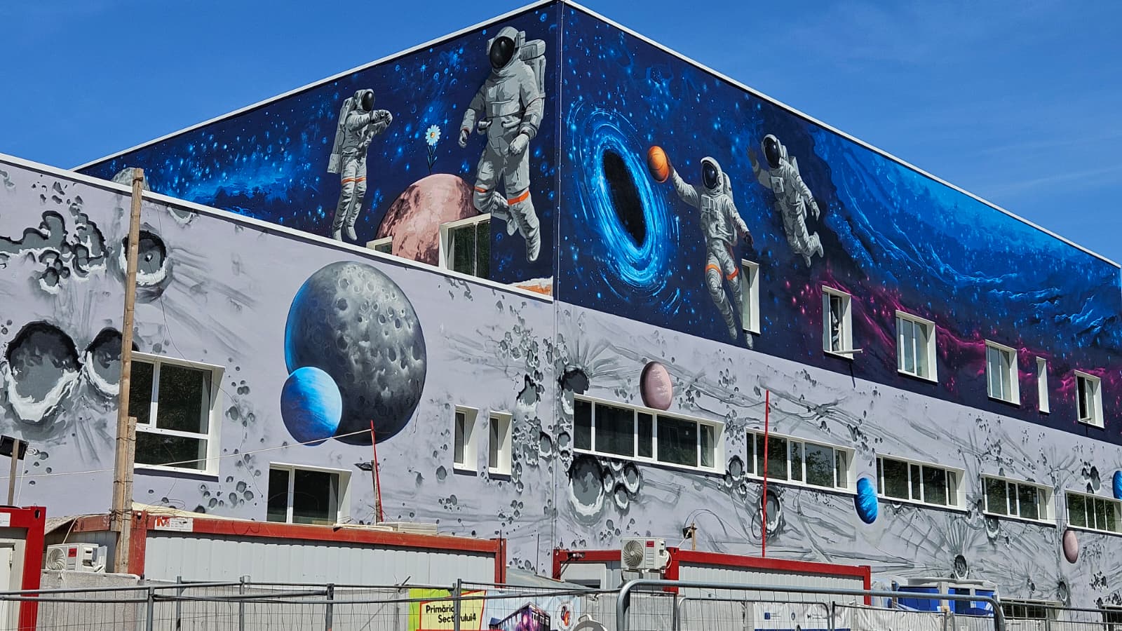 Noul complex al Colegiului Național „Ion Creangă” va putea fi vizitat de 1 iunie. Cum arată noua clădire | FOTO: Daniel Băluță via FB
