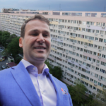 Primăria Sectorului 3 vrea să vândă o parte din cele 390 de spații comerciale. Evaluarea a 3.200 de mp costă 50.000 de euro. Foto: nquam Photos / Octav Ganea
