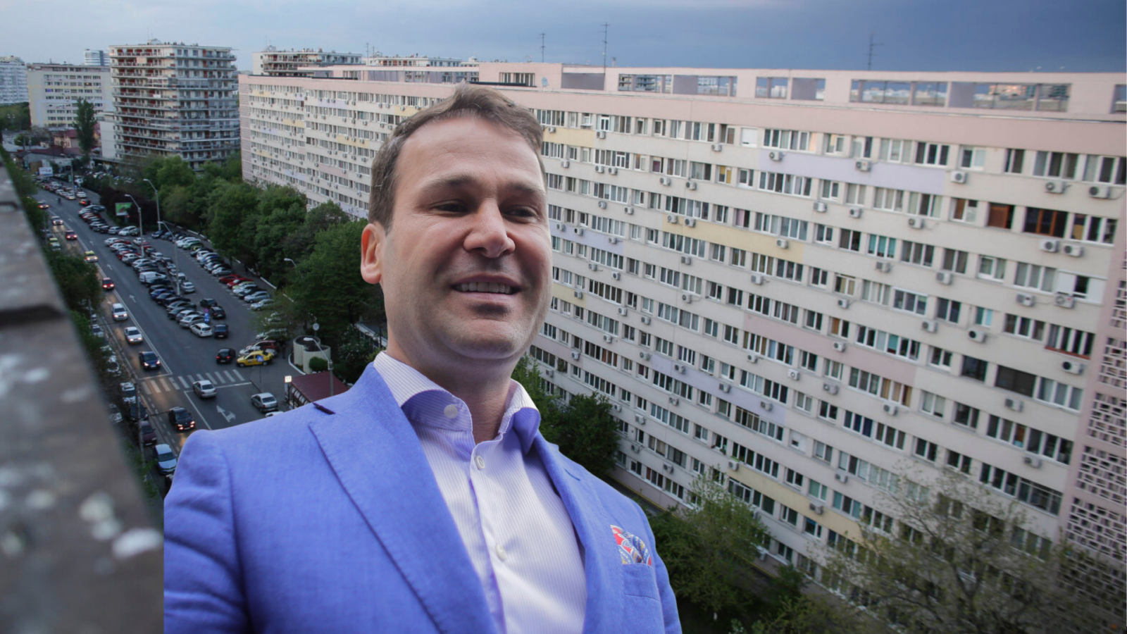 Primăria Sectorului 3 vrea să vândă o parte din cele 390 de spații comerciale. Evaluarea a 3.200 de mp costă 50.000 de euro. Foto: nquam Photos / Octav Ganea