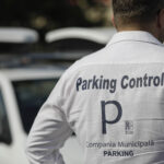 INVESTIGAȚIE | Firmă fără angajați, care vinde articole sanitare, furnizează indicatoare rutiere în București. Compania de Parking a încredințat contractul de peste 50.000 de euro unui SRL cu legături în PUSL