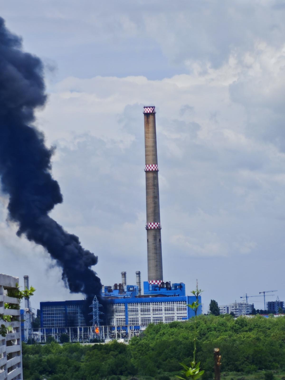 Al doilea incendiu la CET Vest, în decurs de o lună. Pompierii intervin cu opt autospeciale de stingere