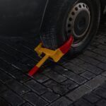 Primăria Sectorului 4 plăteşte peste 12 milioane de euro pentru servicii de ridicare a maşinilor parcate ilegal. Foto: Unsplash