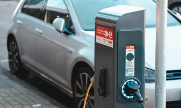 Sector 6 40 de noi stații de încărcare mașini electrice