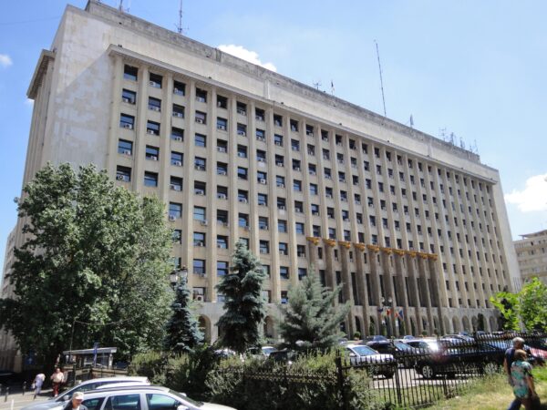 Se schimbă lifturi din Palatul CFR, după ce unul a căzut în gol | Club Feroviar