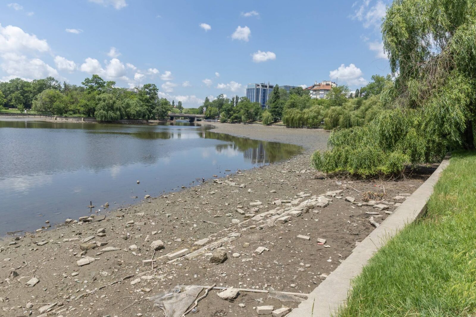 Ce ascunde golirea istorică a Lacului Herăstrău