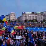 Protest, vineri seară, în Piața Victoriei. „Când sună Lia, România onestă iese în stradă să apere democrația.”