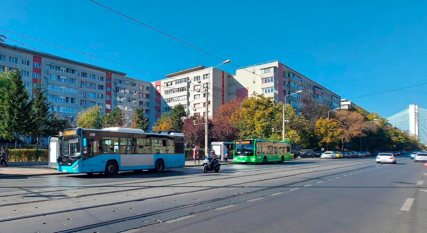 Autobuzele liniei 610