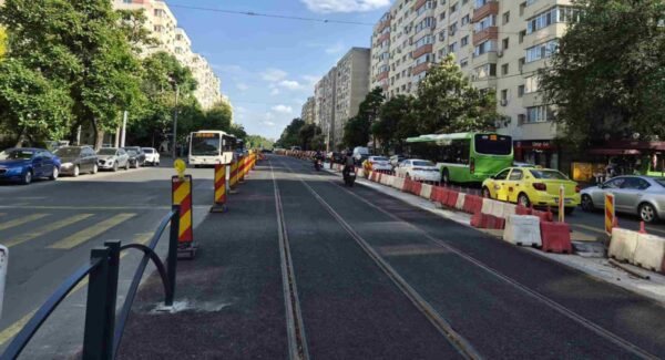 Linia de tramvai Bulevardul Chișinău bandă pentru autobuze