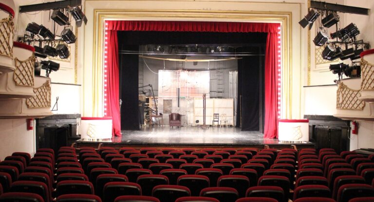 Noi tarife la Teatrul Nottara, după eliminarea taxei de Cruce Roșie. Proiectul, la vot în CGMB