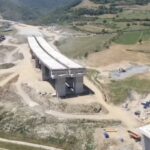 VIDEO | Progres pe Secțiunea 2 a Autostrăzii A1, care va lega Bucureștiul de Sibiu. Se lucrează la 9 viaducte și 3 tuneluri