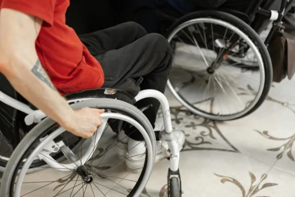 Sector 5 | Bani publici pentru ONG-uri din Ilfov, Giurgiu și Buzău. Cât ar urma să coste noile centre pentru persoanele cu dizabilități. FOTO: Pexels.com