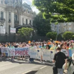 Bucharest Pride 2026 pe Calea Victoriei. Peste 100.000 de cetățeni solicită recunoașterea parteneriatului civil în România. Foto: Arhivă