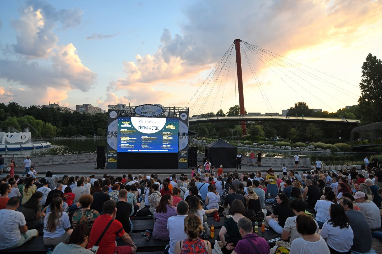 „Cinema sub Stele” în cinci parcuri din Sectorul 6. Proiecțiile au loc în perioada 17 iulie - 16 august
