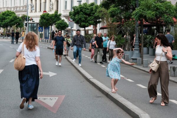 Tur ghidat, demonstrații de pictură și o caravană educațională, la „Străzi Deschise”. Programul pentru weekendul 11 - 12 iulie