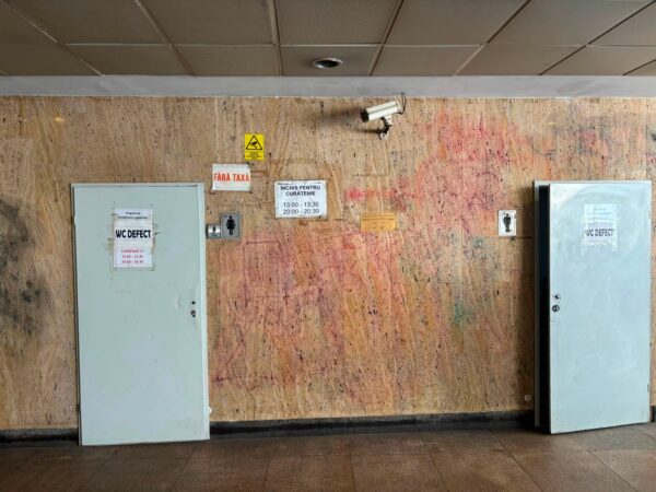 Toaletele de la Pasajul Universității